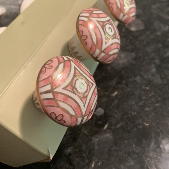 🎉🎉HP🎉12 ceramic drawer pulls/ knobs light pink/rose/white with metallic gold - Picture 9 of 12